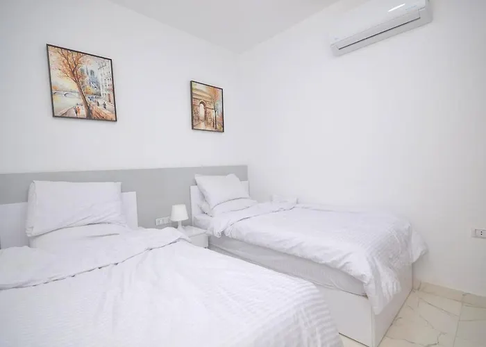 1br In La Prestigia, Old Sheraton Road *