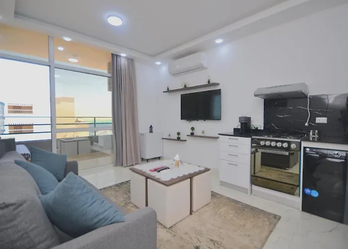 1br In La Prestigia, Old Sheraton Road شقة